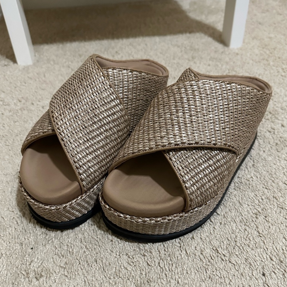 Roam Cross Stack Raffia Platform Sandals, 8, NWOT